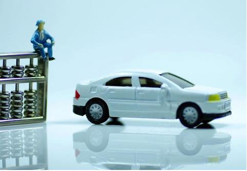 我國機動車數(shù)量的不斷增加，使得車險市場規(guī)模不斷擴大?