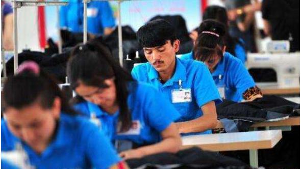 2018年，新疆促進(jìn)47.58萬城鎮(zhèn)人口實(shí)現(xiàn)就業(yè)，城鎮(zhèn)登記失業(yè)率控制在3.3%???