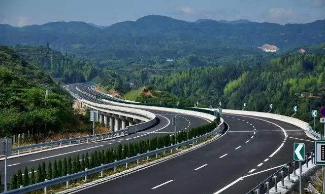 山西省政府還貸高速公路差異化收費(fèi)新一輪優(yōu)惠政策正式施行，優(yōu)惠期為1年